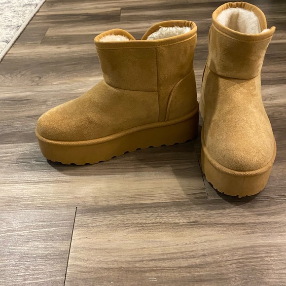 Mini Platform Boots - Picture 3 of 11